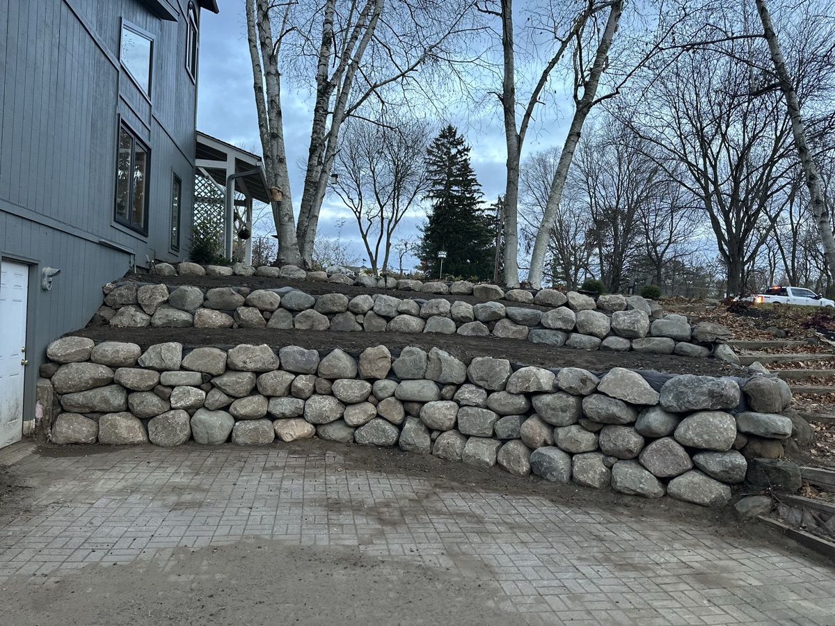 Boulder and ledge rock walls